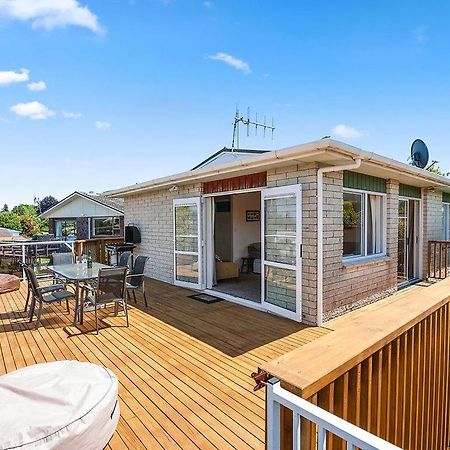 Central Riverside Retreat - Taupo Holiday Home Esterno foto