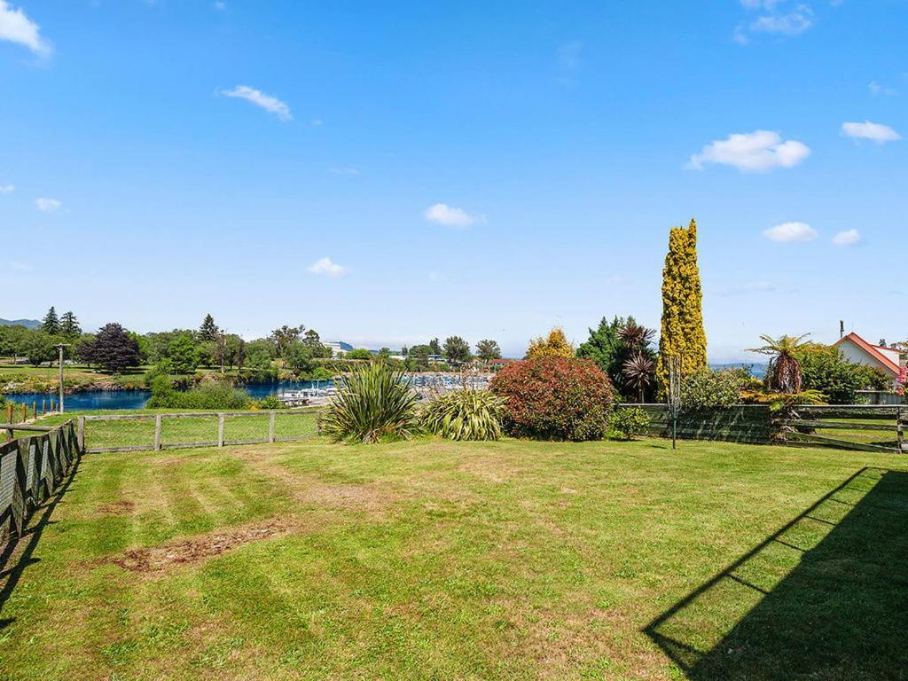 Central Riverside Retreat - Taupo Holiday Home Esterno foto