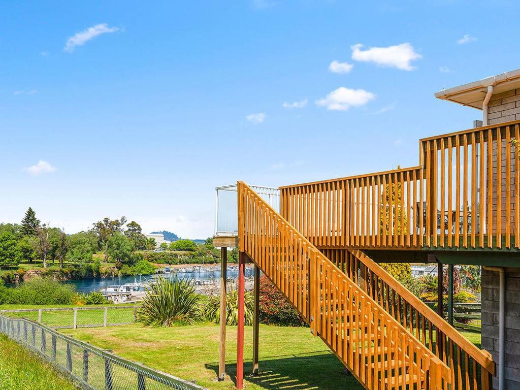 Central Riverside Retreat - Taupo Holiday Home Esterno foto